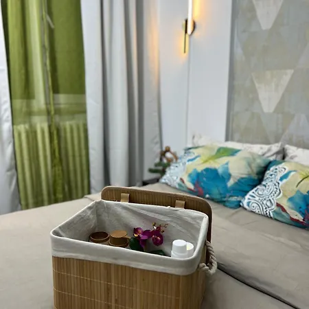 Kiwi Apart-hotel 1br Wi-fi Free - Close To Old Town - Cozy Location - Shorter Or Longer - R&m Boutique * Bucharest