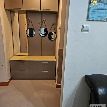 Apartment Kiwi Apart-hotel 1br Wi-fi Free - Close To Old Town - Cozy Location - Shorter Or Longer - R&m Boutique Bucharest