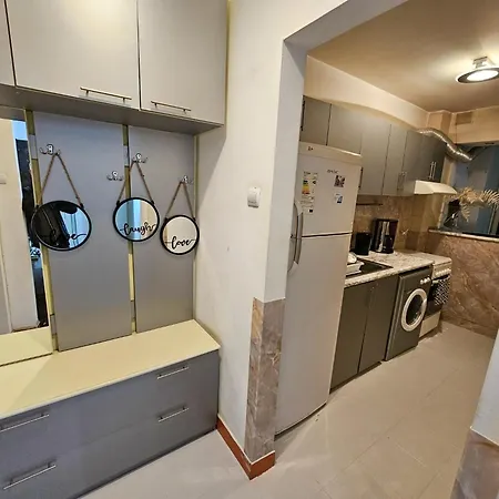 Kiwi Apart-hotel 1br Wi-fi Free - Close To Old Town - Cozy Location - Shorter Or Longer - R&m Boutique * Bucharest