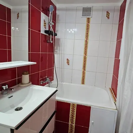 Kiwi Apart-hotel 1br Wi-fi Free - Close To Old Town - Cozy Location - Shorter Or Longer - R&m Boutique * Bucharest